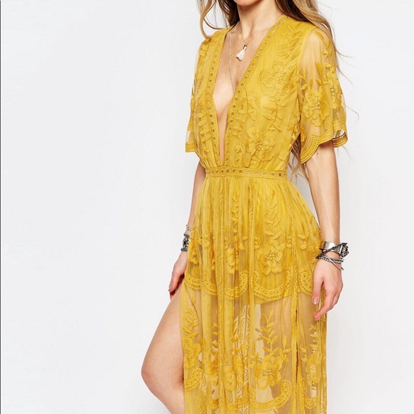 Deep-V Lace Maxi Romper - Picture 4 of 7